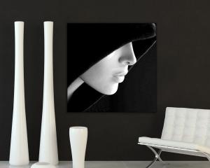 Quadro su tela ARTE 50x50cm MISTERIOUS FACE del brand Lupia, categoria: Arredo e decorazioni > Quadri e Tele > Quadri bianco e nero.