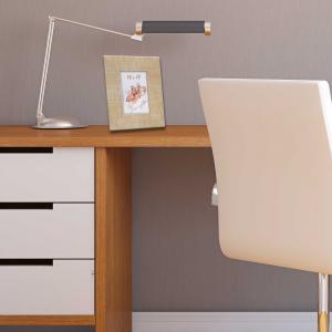 Cornice Portafoto in Legno da tavolo FRAME BROWN Linee Grey - 10x15 cm del brand Lupia, categoria: Arredo e decorazioni > Cornici e Portafoto > Cornici portafoto da tavolo.