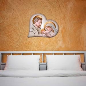 Lupia - Quadro Capezzale Sacra Famiglia, Collezione HEART THE KISS CERAMIC, Stampa Made in Italy, Cordicella a Scomparsa, Dimensioni 40x45 cm forma di Cuore, per camera da letto, soggiorno, Legno mdf del brand Lupia, categoria: Arredo e decorazioni > Decorazioni da parete > Capezzali.