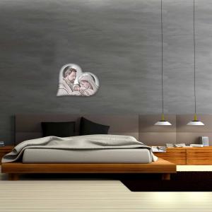 Lupia - Quadro Capezzale Sacra Famiglia HEART THE KISS CERAMIC GREY, Stile Unico a forma di cuore per Ogni Arredamento, Made in Italy, Sospensione a Cordicella a Scomparsa, Grigio, 50x65 cm, Legno mdf del brand Lupia, categoria: Arredo e decorazioni > Decorazioni da parete > Capezzali.