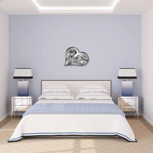 Lupia - Quadro Capezzale Sacra Famiglia in Legno, Collezione HEART HOLY KISS GREY, Design Unico a forma di Cuore, Adatto a Stili Moderni e Classici, Made in Italy, 40x50 cm, Grigio del brand Lupia, categoria: Arredo e decorazioni > Decorazioni da parete > Capezzali.