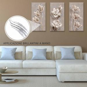 Set 3 pezzi Quadri su tela tema floreale Canvas Day Brillant con glitter 38x75 cm FLOWER SHABBY del brand Lupia, categoria: Arredo e decorazioni > Quadri e Tele > Quadri con Glitter.