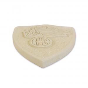 Statuetta Crest Carabinieri Scudetto in Pietra Leccese 16x2,2 Altezza 19 cm del brand Maestro d'arte De Iaco Alfredo, categoria: Artigianato salentino > Pietra leccese e carparo > Sculture.