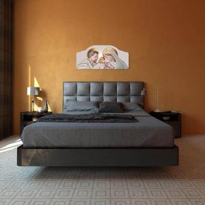 Quadro moderno Capezzale sacra famiglia 42x92 cm THE KISS CERAMIC su tavola lavorata del brand Lupia, categoria: Arredo e decorazioni > Decorazioni da parete > Capezzali.