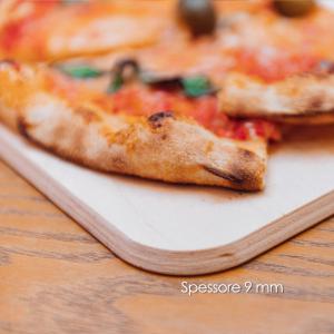 Tagliere da cucina in legno Classico con manico 23,5x40 cm, Vassoio Aperitivo rettangolare legno di betulla del brand Lupia, categoria: Tavola e cucina > Spianatoie, Taglieri e Vassoi > Taglieri.