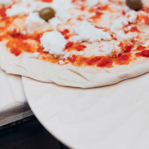 Set 2 Pezzi PALETTE PRENDI PIZZA 20x30 cm in legno tagliere con manico Paletta Doppia compatibile con fornetto elettrico da cucina del brand Lupia, categoria: Tavola e cucina > Spianatoie, Taglieri e Vassoi > Spianatoie e Mattarelli.