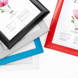 Cornice portafoto in legno da parete RAINBOW Black, per foto, stampe artistiche, poster, quadri moderni - 70x100 cm del brand Lupia, categoria: Arredo e decorazioni > Cornici e Portafoto > Cornici portafoto da parete.