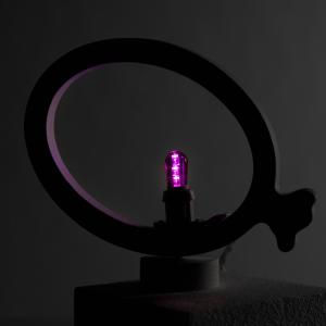 Lampada da tavolo o parete in legno PALLONCINO 21x21 cm LUMINARIA d'arredo pugliese - Lampadina Bianco Caldo del brand Lupia, categoria: Artigianato salentino > Luminarie Salentine > Luminaria.