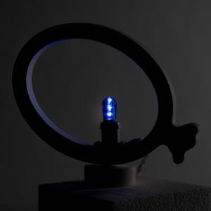 Lampada da tavolo o parete in legno PALLONCINO 21x21 cm LUMINARIA d'arredo pugliese - Lampadina Bianco Caldo del brand Lupia, categoria: Artigianato salentino > Luminarie Salentine > Luminaria.