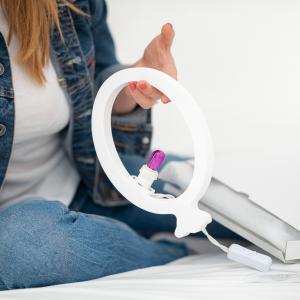 Lampada da tavolo o parete in legno PALLONCINO 21x21 cm LUMINARIA d'arredo pugliese - Lampadina Bianco Caldo del brand Lupia, categoria: Artigianato salentino > Luminarie Salentine > Luminaria.