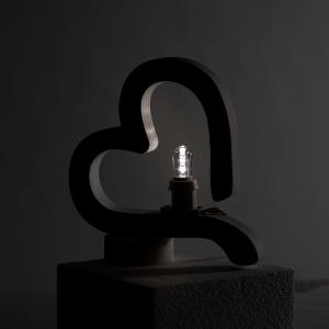 Lampada da tavolo o parete in legno CUORE degli innamorati 21x21 cm LUMINARIA d'arredo pugliese  - Lampadina Bianco Caldo del brand Lupia, categoria: Artigianato salentino > Luminarie Salentine > Luminaria.