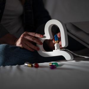 Lampada da tavolo o parete in legno CUORE degli innamorati 21x21 cm LUMINARIA d'arredo pugliese  - Lampadina Bianco Caldo del brand Lupia, categoria: Artigianato salentino > Luminarie Salentine > Luminaria.