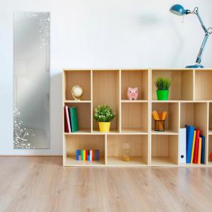 Specchio da parete con decorazione FLOWER a filo lucido  - 32x122 cm del brand Lupia, categoria: Complementi d'arredo > Specchi e specchiere > Specchi da parete.