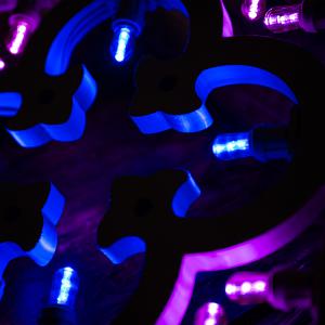 Lampada da Parete in Legno CEMENTINA SALENTINA Grande 52x52 cm LUMINARIA d'arredo pugliese 28 lampadine - Lampadine Colorate del brand Lupia, categoria: Artigianato salentino > Luminarie Salentine > Luminaria.