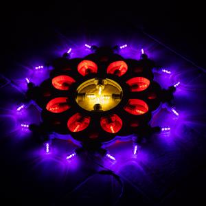 Lampada da Parete in Legno ROSONE con GIGLI Grande 52x52 cm LUMINARIA d'arredo pugliese 28 lampadine - Lampadine Colorate del brand Lupia, categoria: Artigianato salentino > Luminarie Salentine > Luminaria.