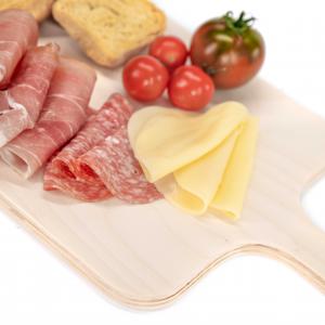 Tagliere da cucina LIGHT in legno medio con manico 14,7x34,1 cm, Vassoio Aperitivo allungato rettangolare legno di betulla del brand Lupia, categoria: Tavola e cucina > Spianatoie, Taglieri e Vassoi > Taglieri.