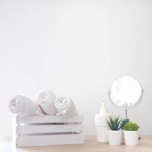 Cassetta Contenitore in legno BIANCA Scatola Cesta Portaoggetti Decorativa da Esposizione multiuso per casa ed eventi - 12x18 Altezza 8 cm del brand Lupia, categoria: Tavola e cucina > Portapane, Contenitori e Organizer > Scatole portaoggetti, Box, Cantinette, Cassette.