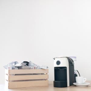 Cassetta Contenitore in legno NATURALE Scatola Cesta Portaoggetti Decorativa da Esposizione multiuso per casa ed eventi - 15x21 Altezza 10 cm del brand Lupia, categoria: Tavola e cucina > Portapane, Contenitori e Organizer > Scatole portaoggetti, Box, Cantinette, Cassette.