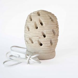 Lampada da terra o tavolo PIGNA SPAZZOLATA Piccola scultura decorazione in Pietra Leccese salentina misure 19 x 14 cm del brand Maestro d'arte De Iaco Alfredo, categoria: Artigianato salentino > Pietra leccese e carparo > Lampade e Orologi.