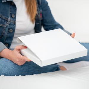 Lampada da tavolo o parete in legno MONGOLFIERA 15,5x2xH23 cm LUMINARIA d'arredo pugliese  - Lampadina Fucsia del brand Lupia, categoria: Artigianato salentino > Luminarie Salentine > Luminaria.