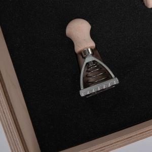 Console Spianatoia Box 59x39 cm set accessori pasta fresca, Spianatoia con Mattarello girevole e fisso, Rotella tagliapasta e zigrinata, Riga gnocchi, Stampo ravioli e Cassetta lievitazione in legno del brand Lupia, categoria: Tavola e cucina > Spianatoie, Taglieri e Vassoi > Spianatoie e Mattarelli.