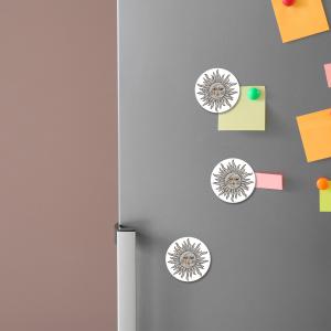 Calamita, MAGNETI in Legno Set da 24 PEZZI D.4,5 cm SOLE E LUNA, segnaposto ricordino regalo, bomboniera confettata, pensierino anniversario del brand Lupia, categoria: Idee regalo e bomboniere > Oggettistica > Magneti.