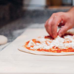 Spianatoia, asse in legno di betulla 40x80 cm per impastare, stendi pasta del brand Lupia, categoria: Tavola e cucina > Spianatoie, Taglieri e Vassoi > Spianatoie e Mattarelli.