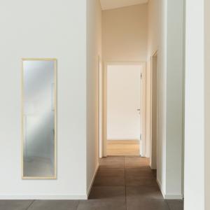 Lupia Specchio da parete moderno 34x114 cm con cornice OPTICAL Legno Naturale sottile in legno, design lungo del brand Lupia, categoria: Complementi d'arredo > Specchi e specchiere > Specchi da parete.