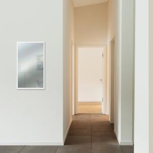 Lupia Specchio da parete moderno 38x63 cm con cornice OPTICAL Bianca design sottile in legno del brand Lupia, categoria: Complementi d'arredo > Specchi e specchiere > Specchi da parete.