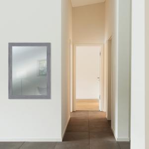 Lupia Specchio da parete moderno 59x79 cm con cornice multicolore BOSTON in legno, design shabby - Beige del brand Lupia, categoria: Complementi d'arredo > Specchi e specchiere > Specchi da parete.