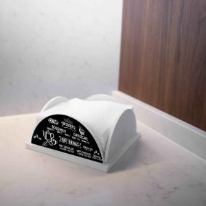 Set 3 pezzi NEW Porta Bicchieri, Porta Tovaglioli e Porta Rotolo in legno white BLACKBOARD del brand Lupia, categoria: Collezioni > BLACKBOARD Caffe' stile Lavagna > BLACKBOARD Caffe' stile lavagna.