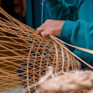 Nassa Salentina in giunco complemento d'arredo o lampada decorativa  - 34x43 cm del brand Maestro d'arte Felice, categoria: Complementi d'arredo > Illuminazione > Lampade.