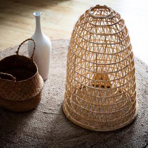 Nassa Salentina in giunco complemento d'arredo o lampada decorativa  - 34x43 cm del brand Maestro d'arte Felice, categoria: Complementi d'arredo > Illuminazione > Lampade.