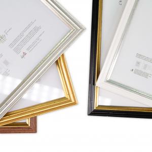 Cornice portafoto in legno da parete scura Nera con profilo Oro BLACK GOLD, per foto, stampe artistiche, poster, quadri moderni - 10x15 cm del brand Lupia, categoria: Arredo e decorazioni > Cornici e Portafoto > Cornici portafoto da parete.