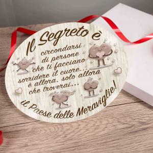 Bomboniera con Scatola bianca SOTTOPENTOLA in vetro temperato stampato IL SEGRETO E' diam. 21 cm idea regalo per Matrimonio Cresima Comunione Battesimo Anniversario Compleanno del brand Lupia, categoria: Idee regalo e bomboniere > Bomboniere > Bomboniere Sottopentola decorativi.