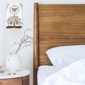 Bomboniera con Scatola bianca OROLOGIO GEA parete o tavolo legno stampato TREE WHITE albero della vita 15x21 cm idea regalo Matrimonio Cresima Comunione Battesimo Anniversario Compleanno del brand Lupia, categoria: Idee regalo e bomboniere > Bomboniere > Bomboniere Orologi.