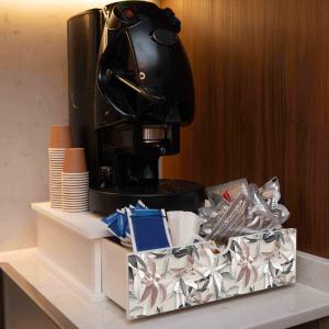 Contenitore Porta Capsule e Cialde caffÃ¨ Cassetto ORGANIZER White LEAVES MIX 33x33 cm in legno per casa, cucina, angolo bar ufficio del brand Lupia, categoria: Tavola e cucina > Portapane, Contenitori e Organizer > Organizer.