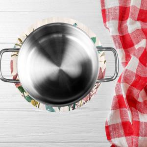 Sottotutto decorato con stampa a colori in Legno ROTONDO Sotto bicchiere, piatto, pentola con varie dimensioni - diam. 32 cm LEAVES MIX del brand Lupia, categoria: Tavola e cucina > Accessori per la Tavola > Sottopentole, Sottopiatti e Sottobicchieri.