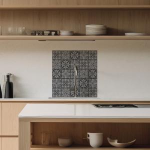 Lupia Pannello Paraschizzi Schienale Cucina con decorazione stampata, in Alluminio composito, Facile da applicare, Lavabile Ignifugo Resistente all'Acqua - brand Lupia, categoria: Arredo e decorazioni > Decorazioni da parete > Pannelli retro Cucina, disponibile su Vorreishop.