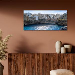 Lupia - Quadro moderno su Tela Canvas DEEP 65X143 cm, con paesaggi e localismi italiani, per casa, soggiorno, capezzale camera da letto, hotel, ufficio, PUGLIA - PANORAMA POLIGNANO A MARE     del brand Lupia, categoria: Arredo e decorazioni > Quadri e Tele > Quadri cittÃ  e Localismi.