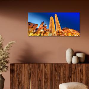 Lupia - Quadro moderno su Tela Canvas DEEP 65X143 cm, con paesaggi e localismi italiani, per casa, soggiorno, capezzale camera da letto, hotel, ufficio, BOLOGNA - PANORAMA NOTTE               del brand Lupia, categoria: Arredo e decorazioni > Quadri e Tele > Quadri cittÃ  e Localismi.