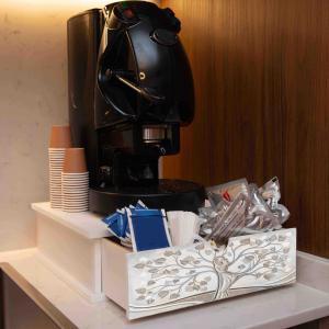 Contenitore Porta Capsule e Cialde caffÃ¨ Cassetto ORGANIZER White ALBERO ABBRACCIO 33x33 cm in legno per casa, cucina, angolo bar ufficio del brand Lupia, categoria: Tavola e cucina > Portapane, Contenitori e Organizer > Organizer.