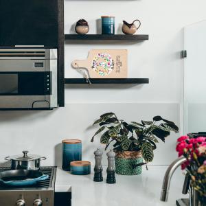 Lupia - Tagliere Decorativo con Manico, Frasi e disegni a Tema, colorato, Souvenir Artigianale, Appendibile in Cucina, Made in Italy, Legno multistrato del brand Lupia, categoria: Idee regalo e bomboniere > Bomboniere > Bomboniere Taglieri decorativi, disponibile su Vorreishop.