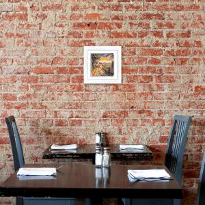 Lupia - Quadro moderno con paesaggi e localismi italiani, Ceramica e Stampa Rilievo, Cornice Legno Shabby Modern bianca, Decorazione, Quadretti Soggiorno, 29x29 cm, PUGLIA PAESAGGIO VALLE D'ITRIA del brand Lupia, categoria: Arredo e decorazioni > Quadri e Tele > Quadri città e Localismi, disponibile su Vorreishop.