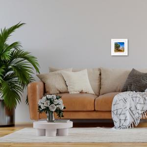 Lupia - Quadro moderno con paesaggi e localismi italiani, Ceramica e Stampa Rilievo, Cornice Legno Shabby Modern bianca, Decorazione Parete, Quadretti Soggiorno, 29x29 cm PUGLIA TRULLI E ALBERO ULIVO del brand Lupia, categoria: Arredo e decorazioni > Quadri e Tele > Quadri città e Localismi, disponibile su Vorreishop.