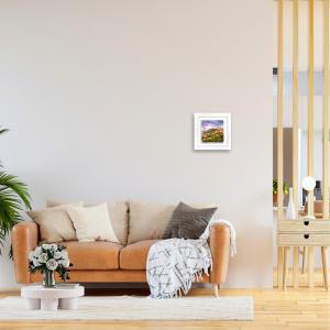 Lupia - Quadro moderno con paesaggi e localismi italiani, Ceramica e Stampa Rilievo, Cornice Legno Shabby Modern bianca, Decorazione Parete, Quadretti Soggiorno, 29x29 cm, PERUGIA PANORAMA del brand Lupia, categoria: Arredo e decorazioni > Quadri e Tele > Quadri su ceramica, disponibile su Vorreishop.