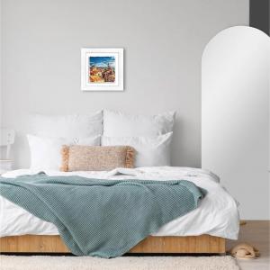 Lupia - Quadro moderno con paesaggi e localismi italiani, Ceramica e Stampa Rilievo, Cornice Legno Shabby Modern bianca, Decorazione Parete, Quadretti Soggiorno, 29x29 cm, BERGAMO SANTA MARIA MAGGIORE del brand Lupia, categoria: Arredo e decorazioni > Quadri e Tele > Quadri su ceramica, disponibile su Vorreishop.