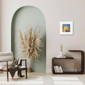 Lupia - Quadro moderno con paesaggi e localismi italiani, Ceramica e Stampa Rilievo, Cornice Legno Shabby Modern bianca, Decorazione Parete, Quadretti Soggiorno, 29x29 cm, BERGAMO PORTA SAN GIACOMO del brand Lupia, categoria: Arredo e decorazioni > Quadri e Tele > Quadri città e Localismi, disponibile su Vorreishop.