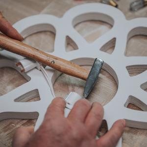 Lampada da tavolo in Legno LUMINARIA GRANDE PUMO 48x36 cm decorazione d'arredo pugliese 7 lampadine colorate del brand Lupia, categoria: Artigianato salentino > Luminarie Salentine > Luminaria, disponibile su Vorreishop.