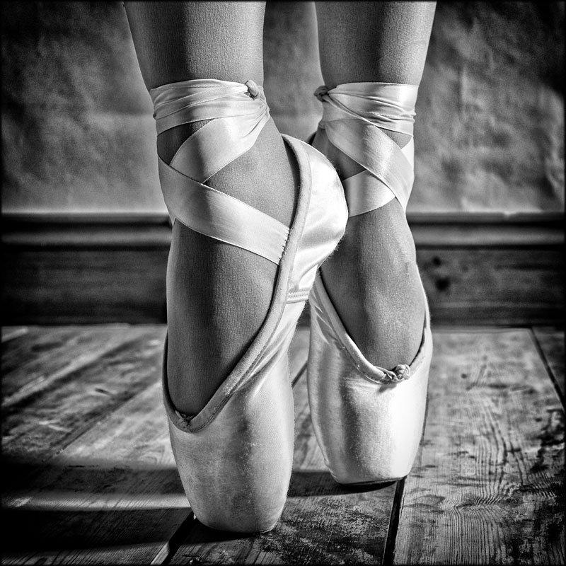 Quadro su tela ARTE 100X100 cm SCARPETTE DANCE del brand Lupia, categoria: Arredo e decorazioni > Quadri e Tele > Quadri bianco e nero, disponibile su Vorreishop.